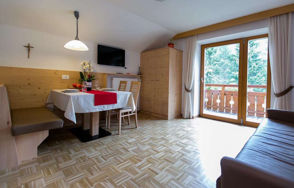 Appartamenti Genziana La Villa (Trentino Alto Adige) Quarto foto